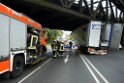 LKW blieb unter Bruecke haengen Koeln Ehrenfeld Innere Kanalstr Hornstr P009